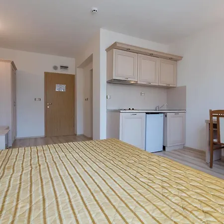 ❤wifi❤ студия с кухней и видом на бассейн ❤jp❤ Apartman Napospart