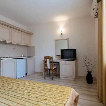 ❤wifi❤ студия с кухней и видом на бассейн ❤jp❤ Apartman Napospart